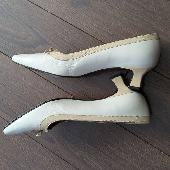 Stuart Weitzman Classic Pumps - Picture 5 of 10